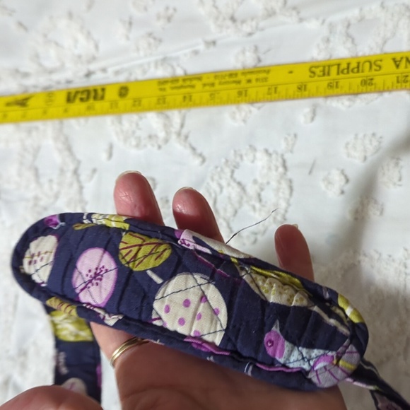 Vera Bradley Floral Quilted Women's Overnight Tote/Carry On Bag - Picture 7 of 16